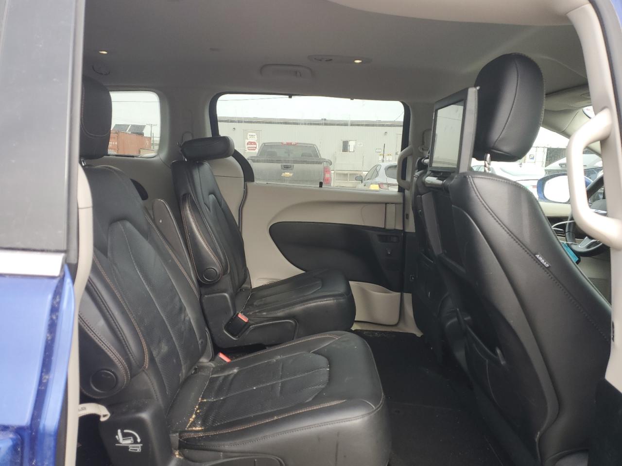 2018 Chrysler Pacifica - Image 11
