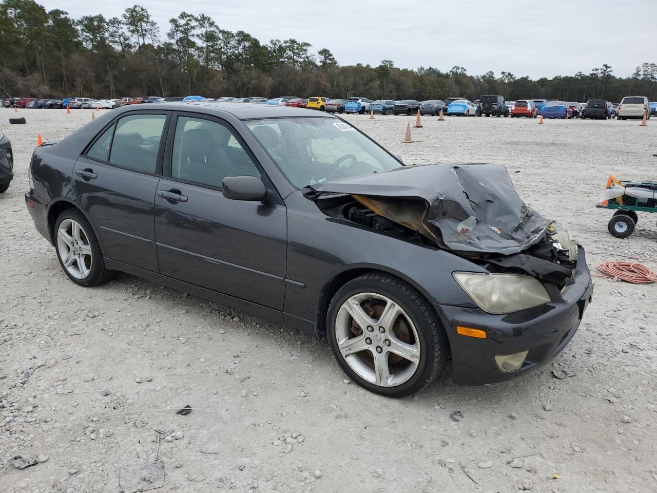 2004 Lexus IS - Image 4