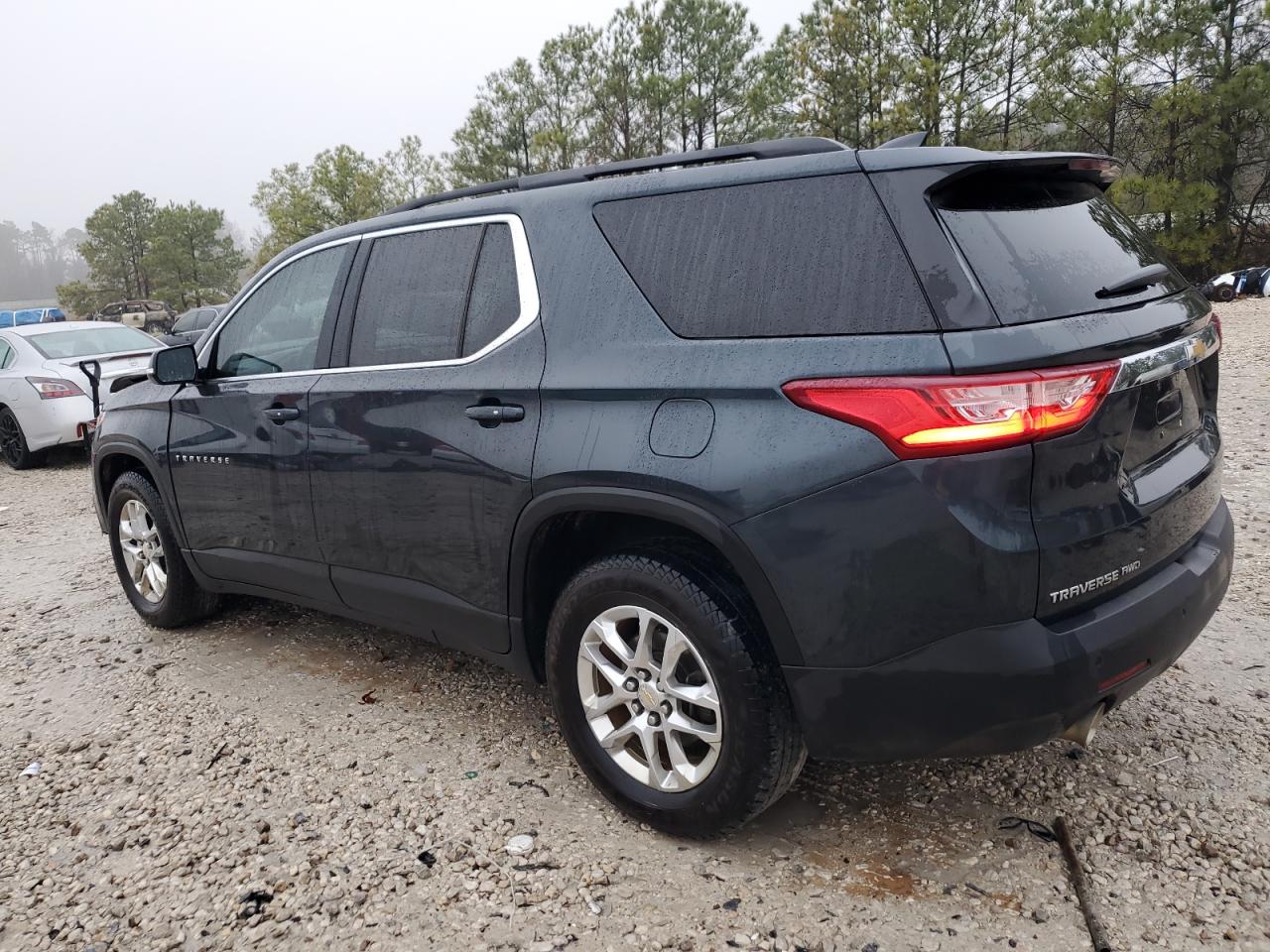 2019 Chevrolet Traverse - Image 2