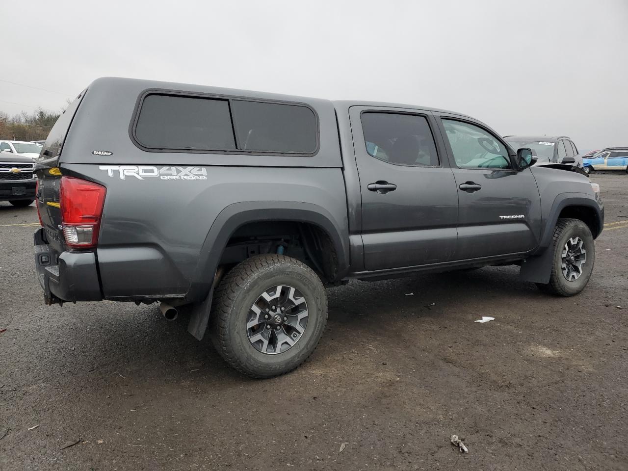 2016 Toyota Tacoma - Image 3