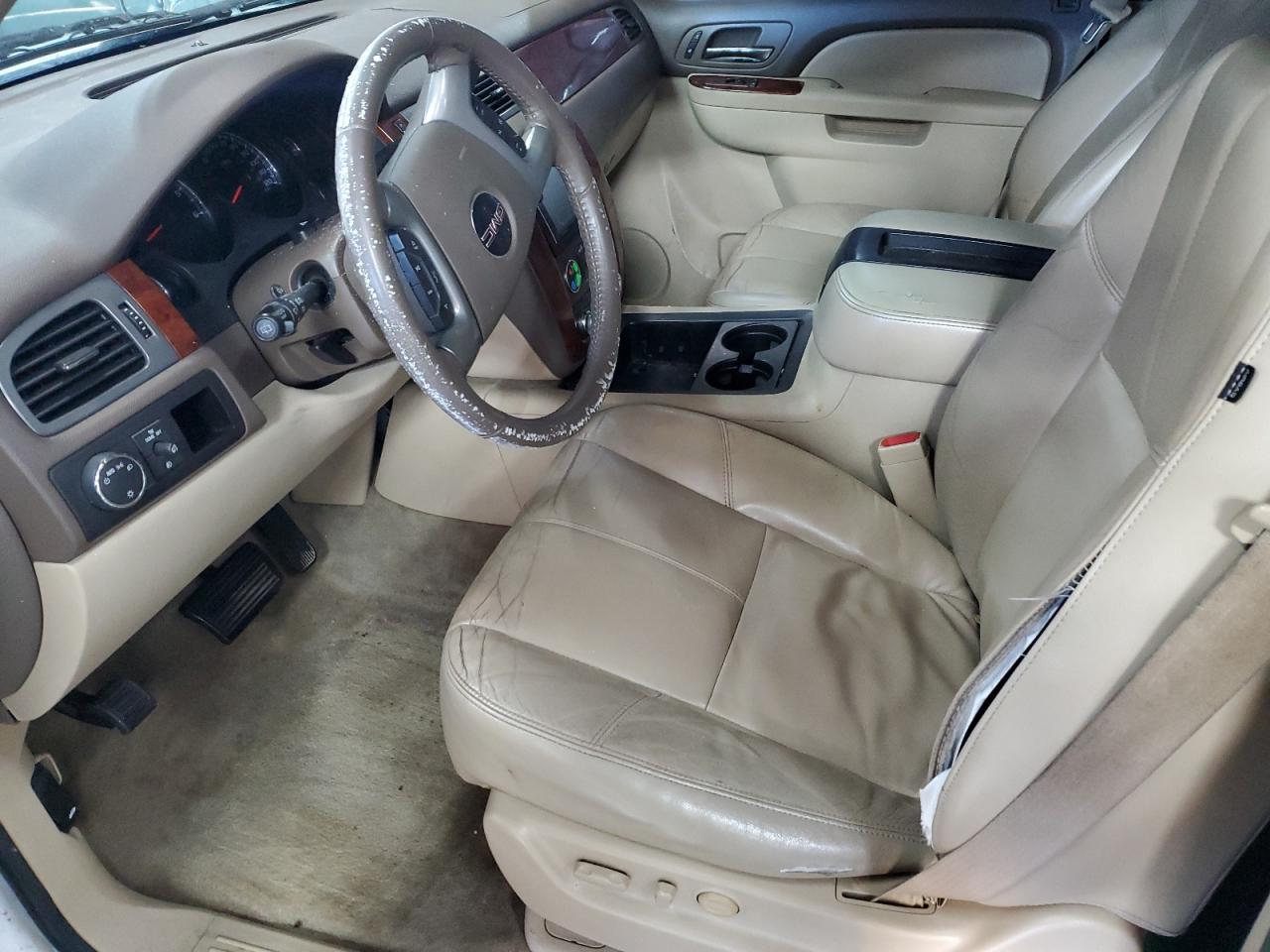2011 GMC Yukon - Image 7
