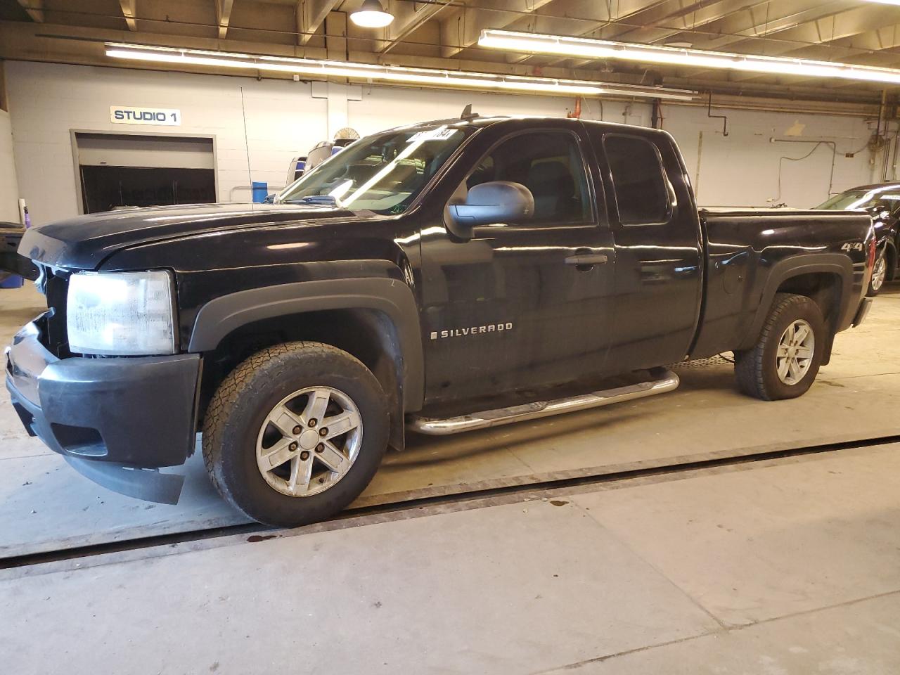 2009 Chevrolet Silverado - Image 1