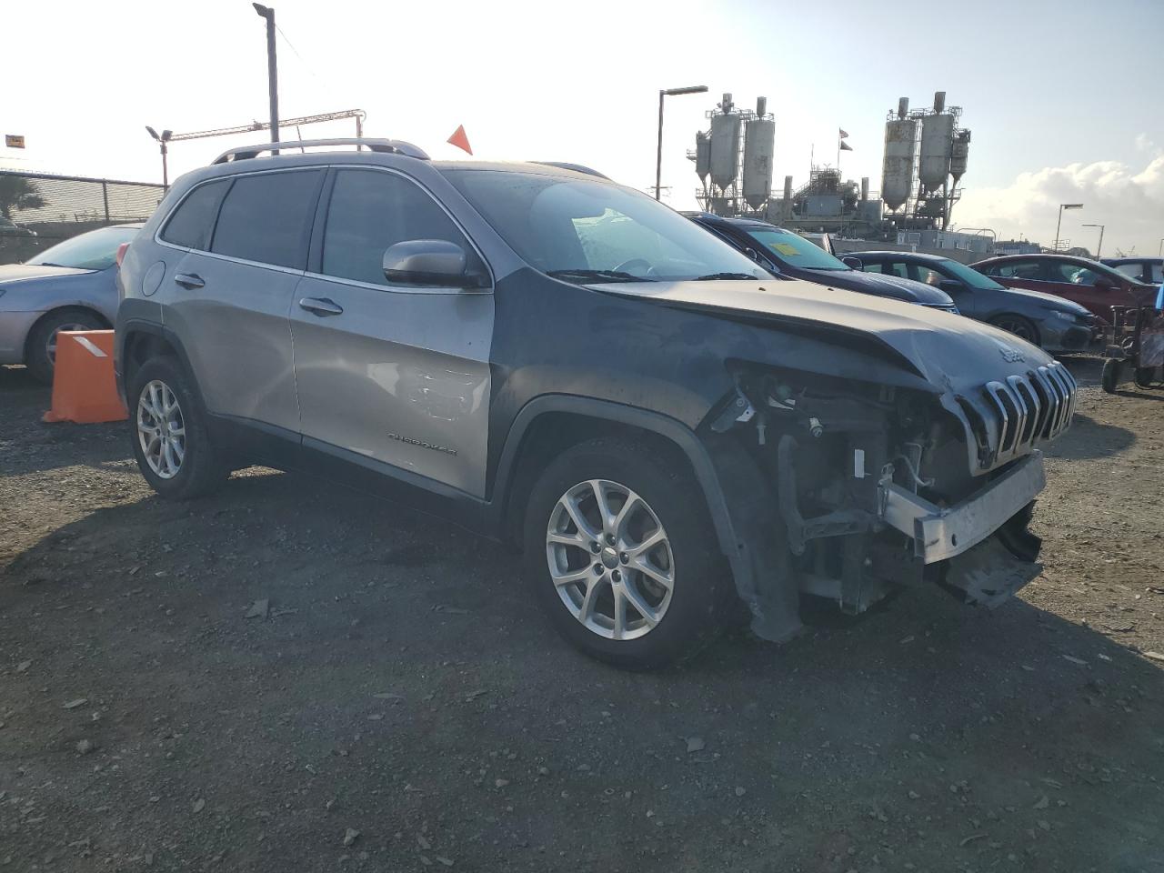 2017 Jeep Grand Cherokee - Image 4