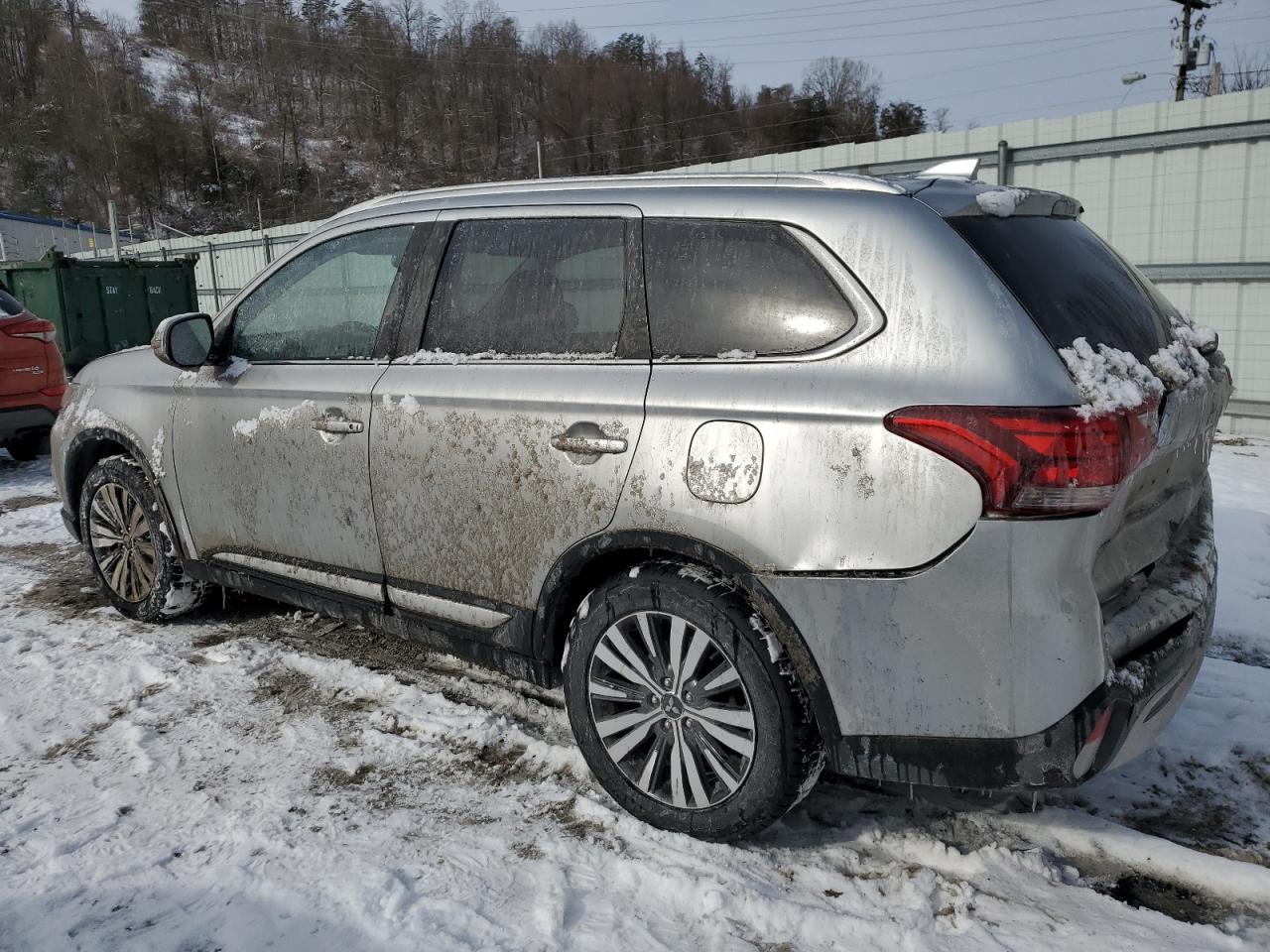 2019 Mitsubishi Outlander - Image 2
