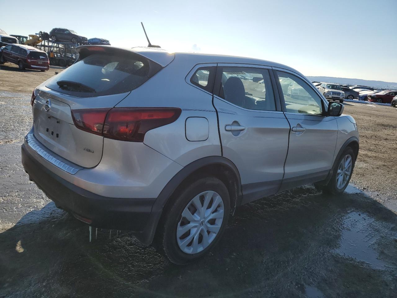 2017 Nissan Rogue - Image 3