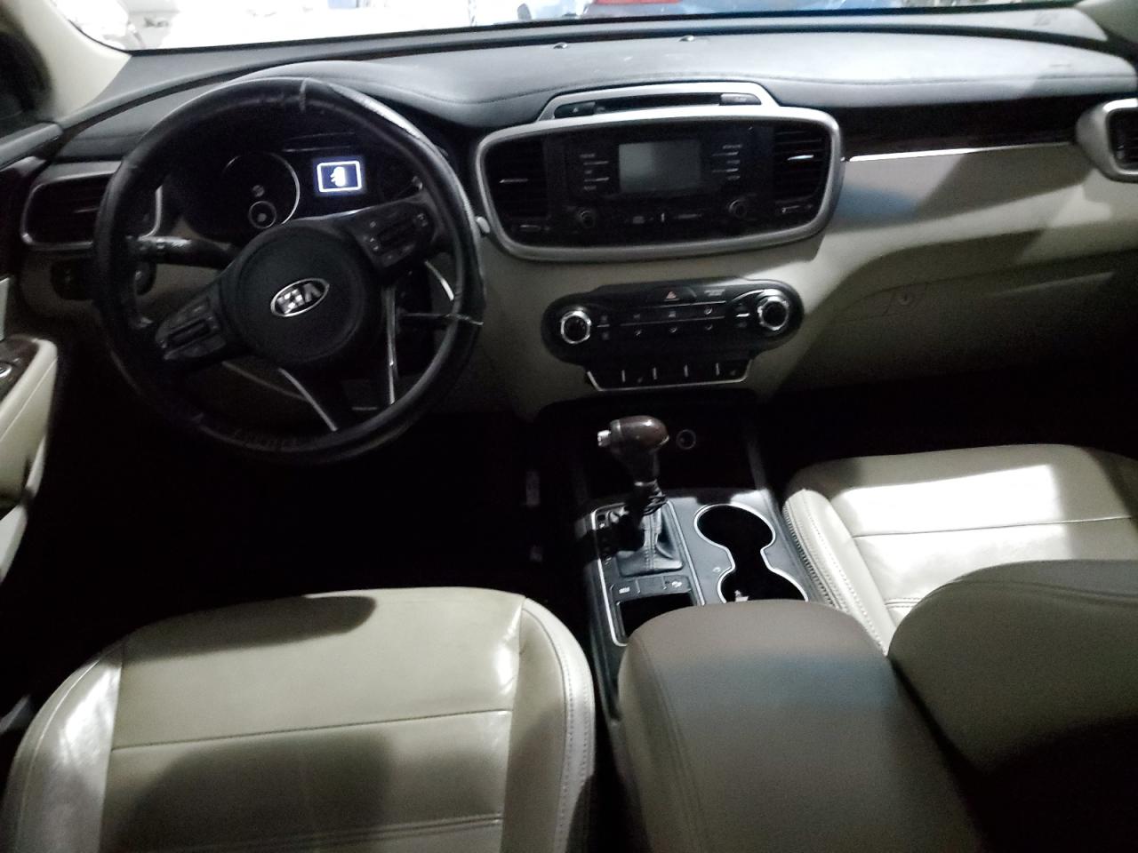 2016 Kia Sorento - Image 8