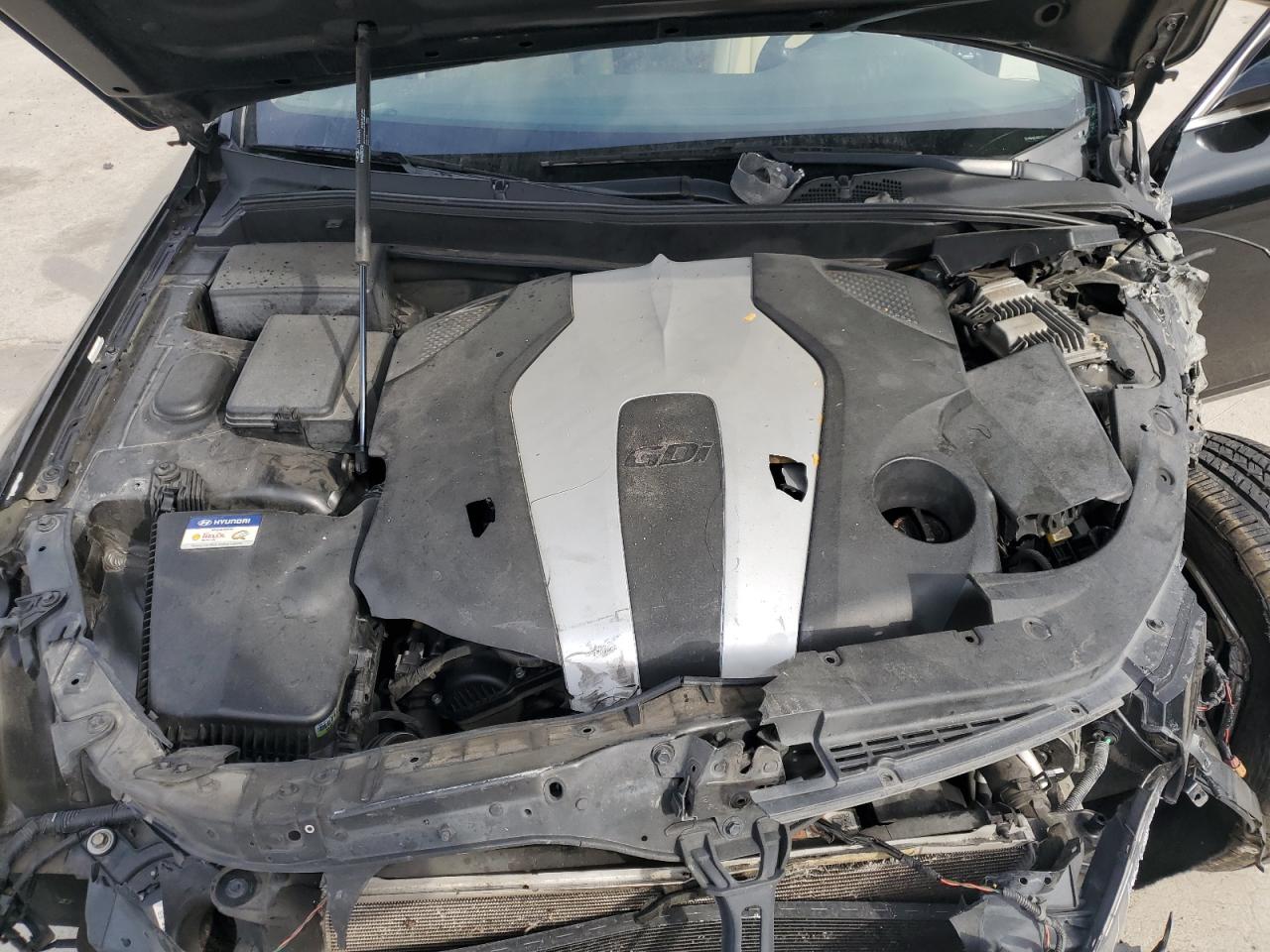 2013 Hyundai Genesis - Image 12