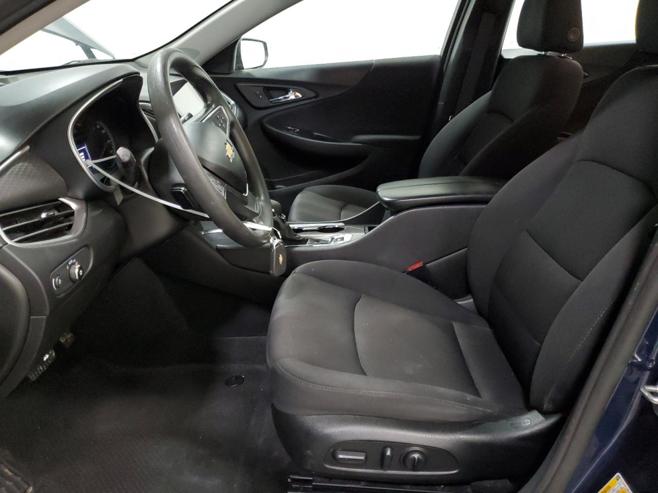 2022 Chevrolet Malibu - Image 7