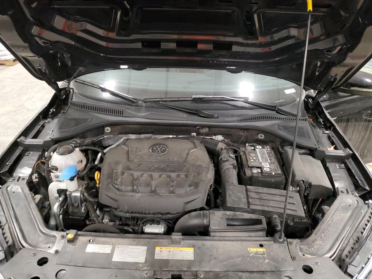 2021 Volkswagen Passat - Image 11