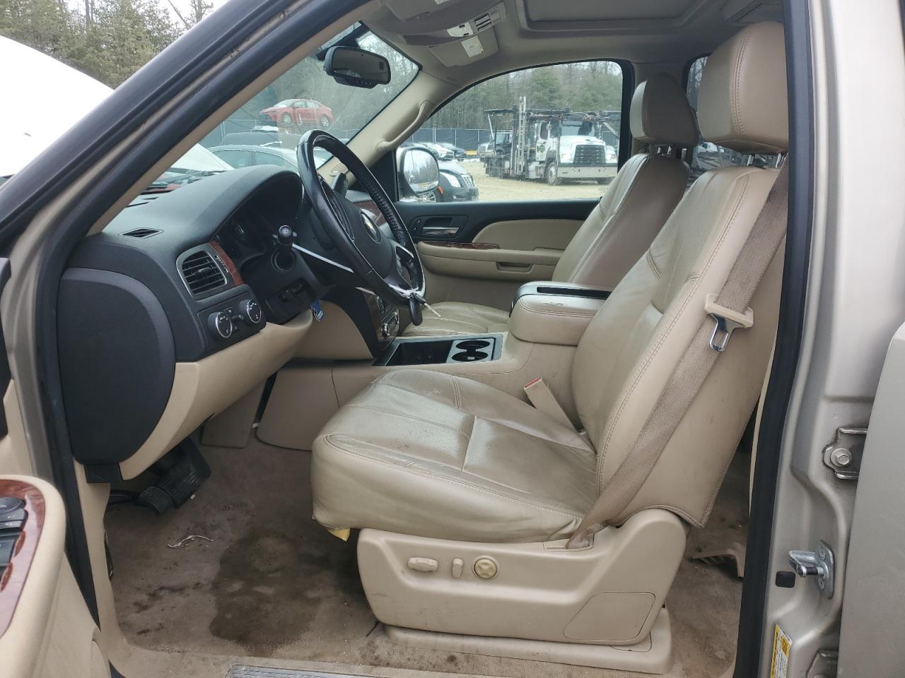 2007 Chevrolet Suburban - Image 7