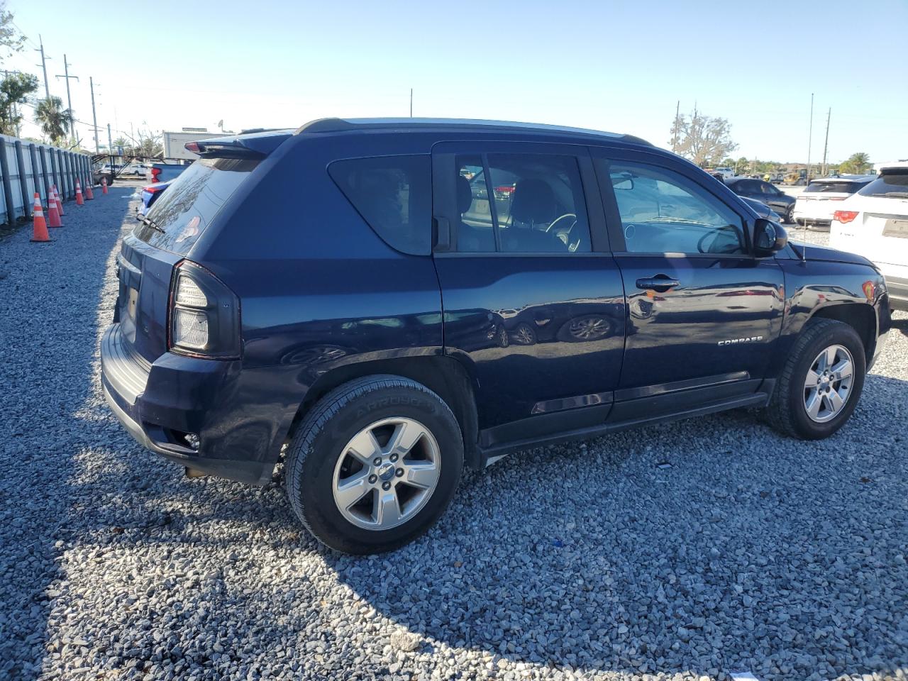 VIN 1C4NJCBA1FD156169 2015 JEEP COMPASS no.3