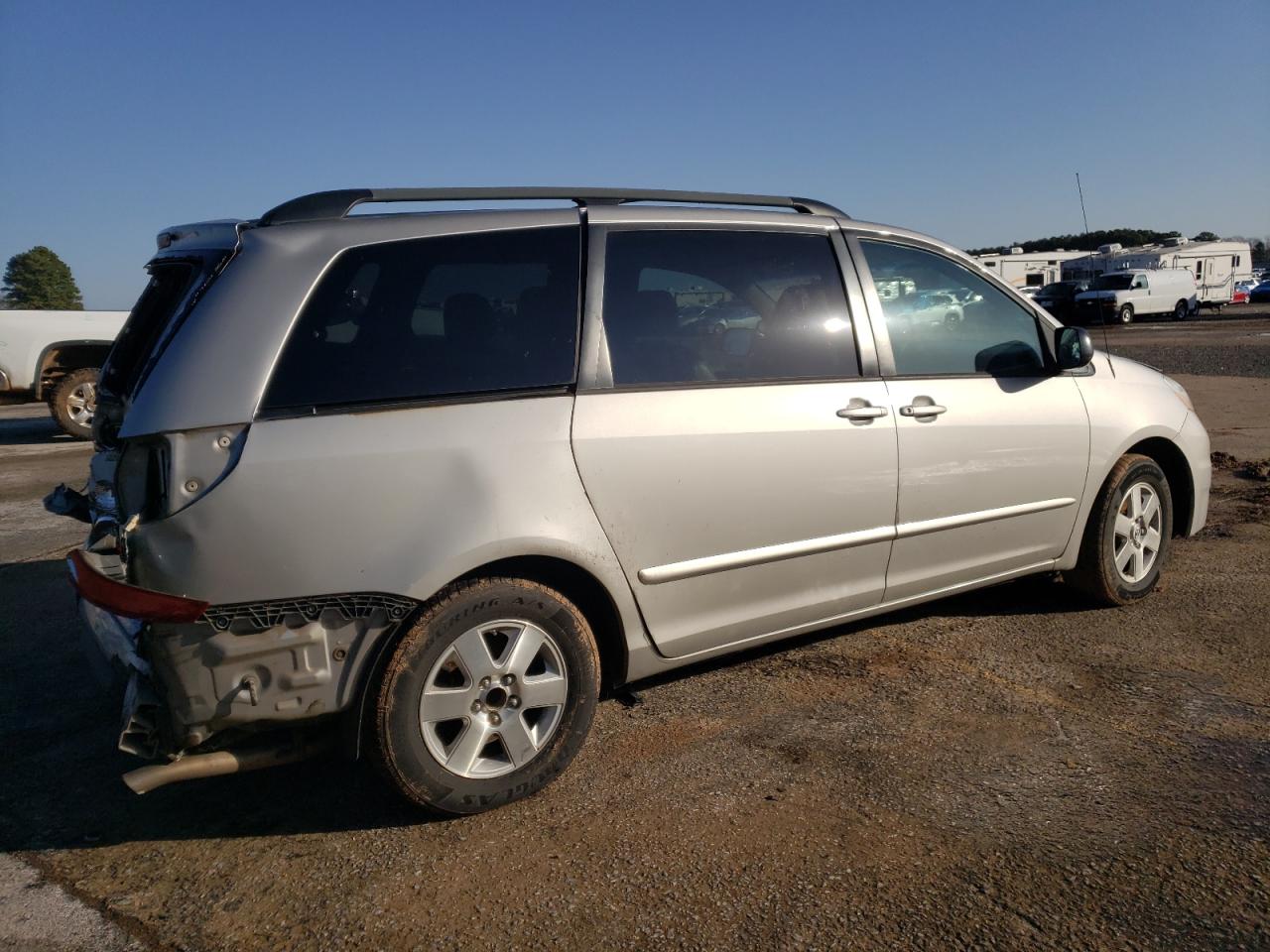 2007 Toyota Sienna - Image 3