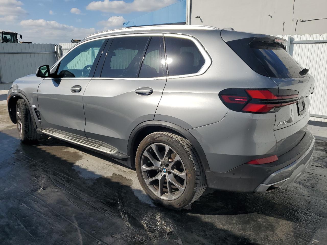 2024 BMW X5 - Image 2