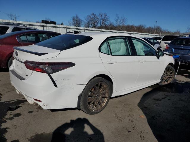 TOYOTA CAMRY 2024 Белы