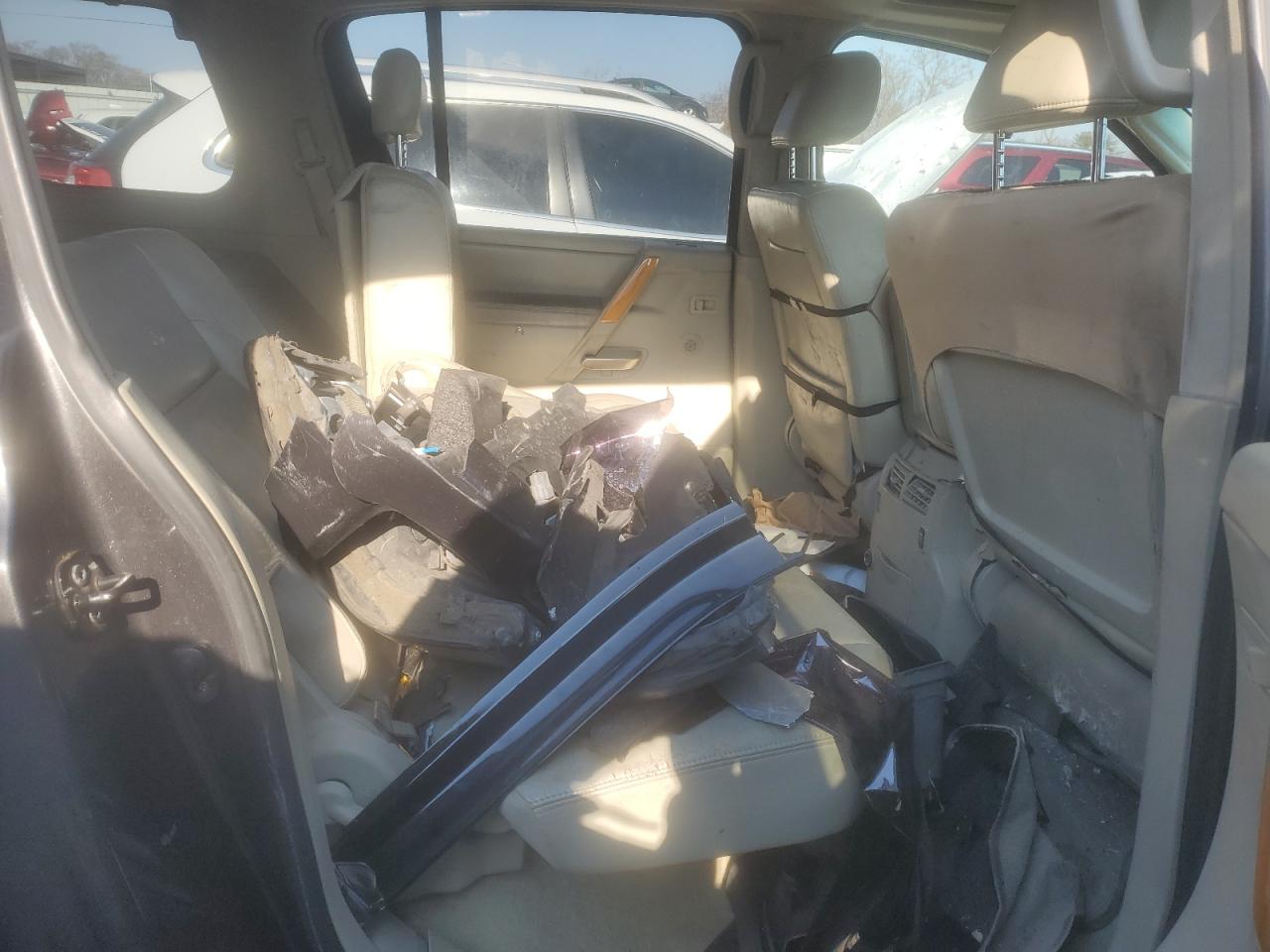 2006 Infiniti QX56 - Image 11