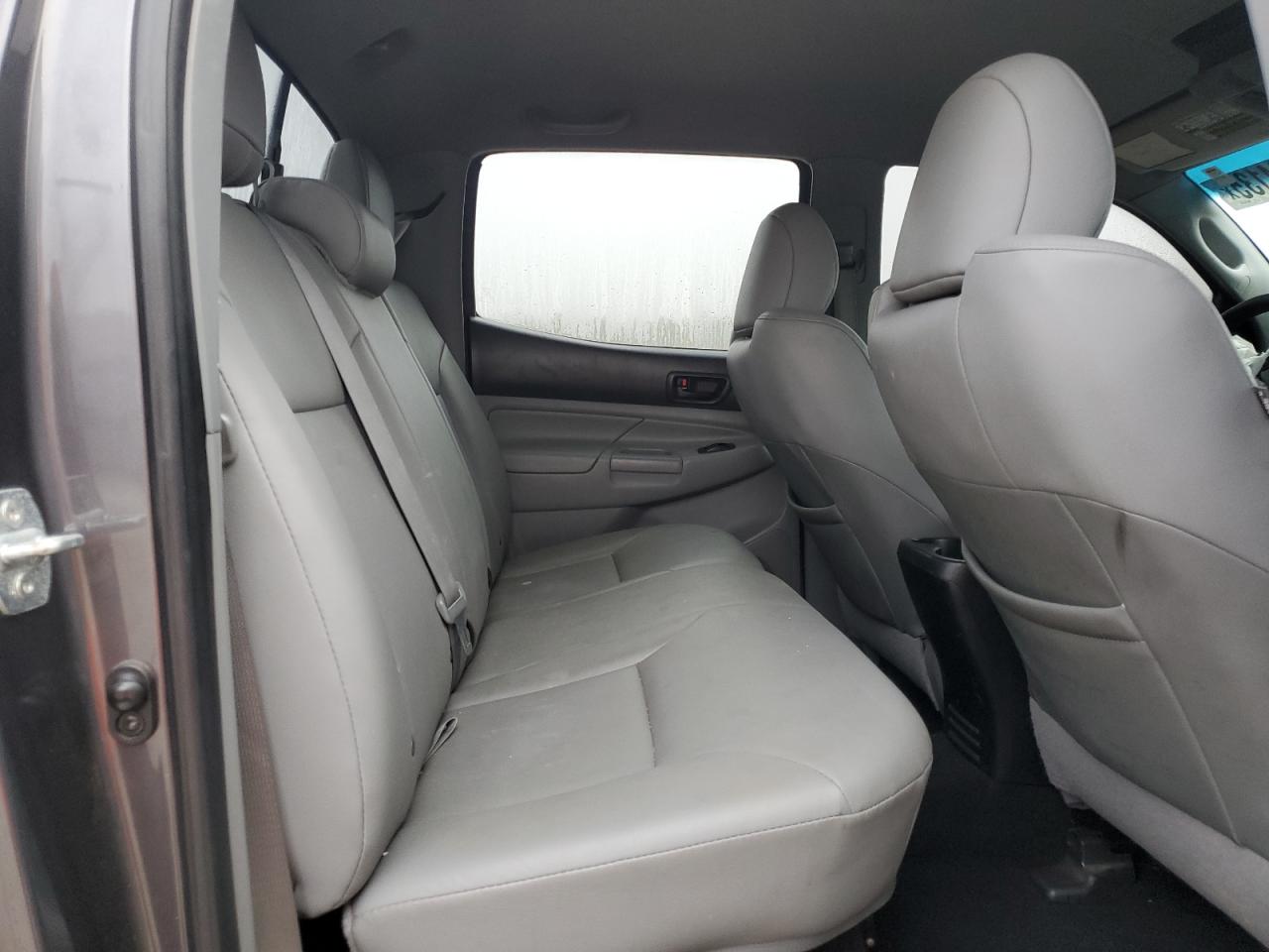 2013 Toyota Tacoma - Image 10