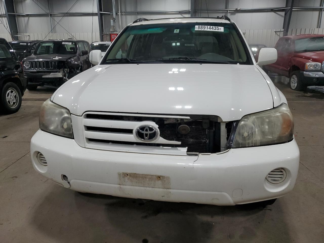 2004 Toyota Highlander - Image 5