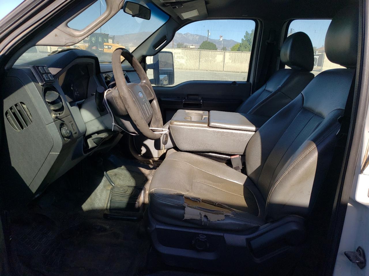 2015 Ford F550 - Image 7