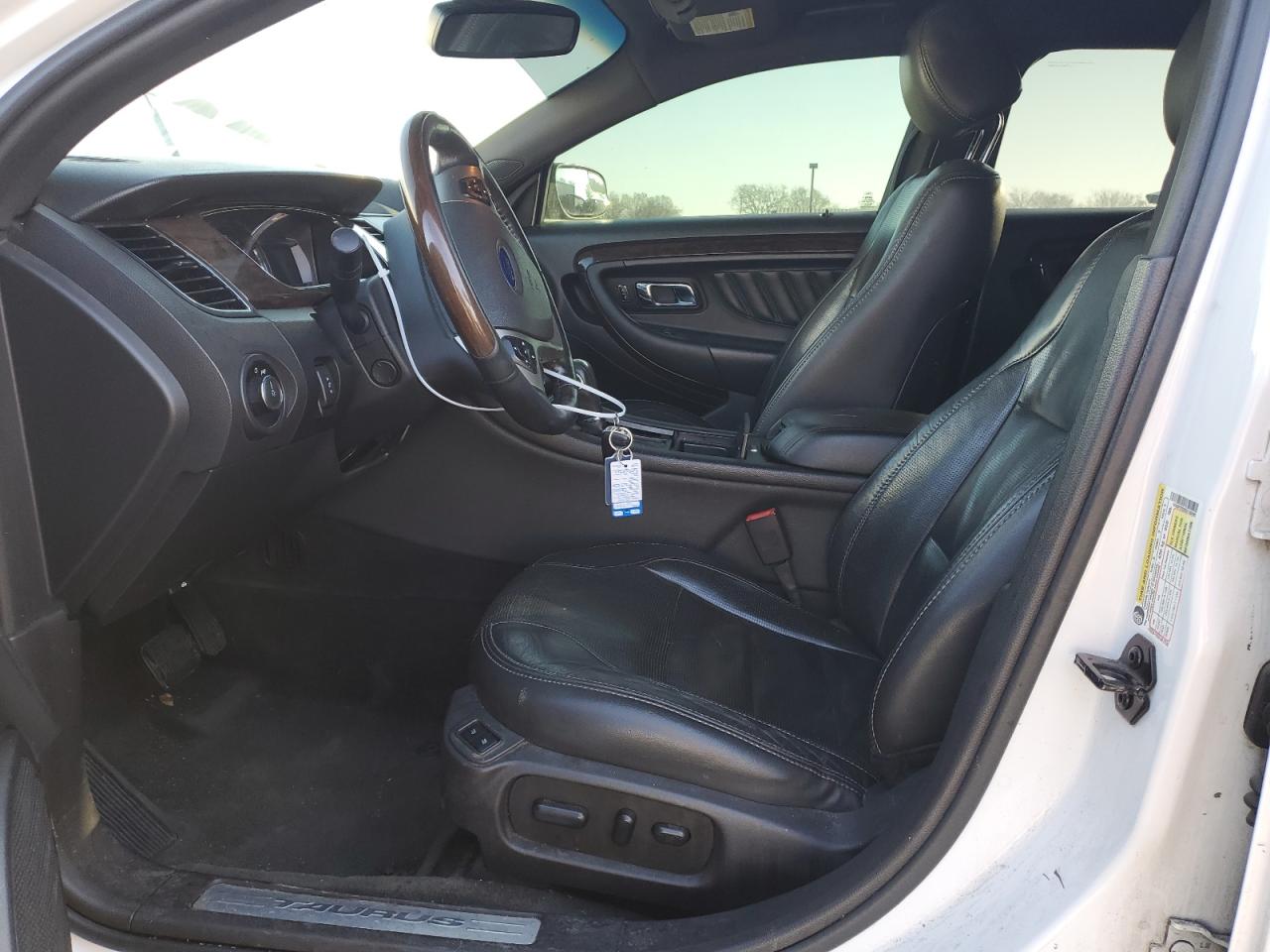 2014 Ford Taurus - Image 7