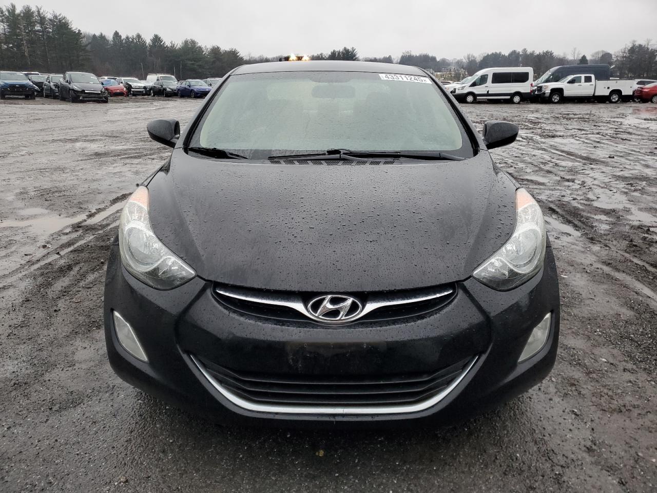 2012 Hyundai Elantra - Image 5