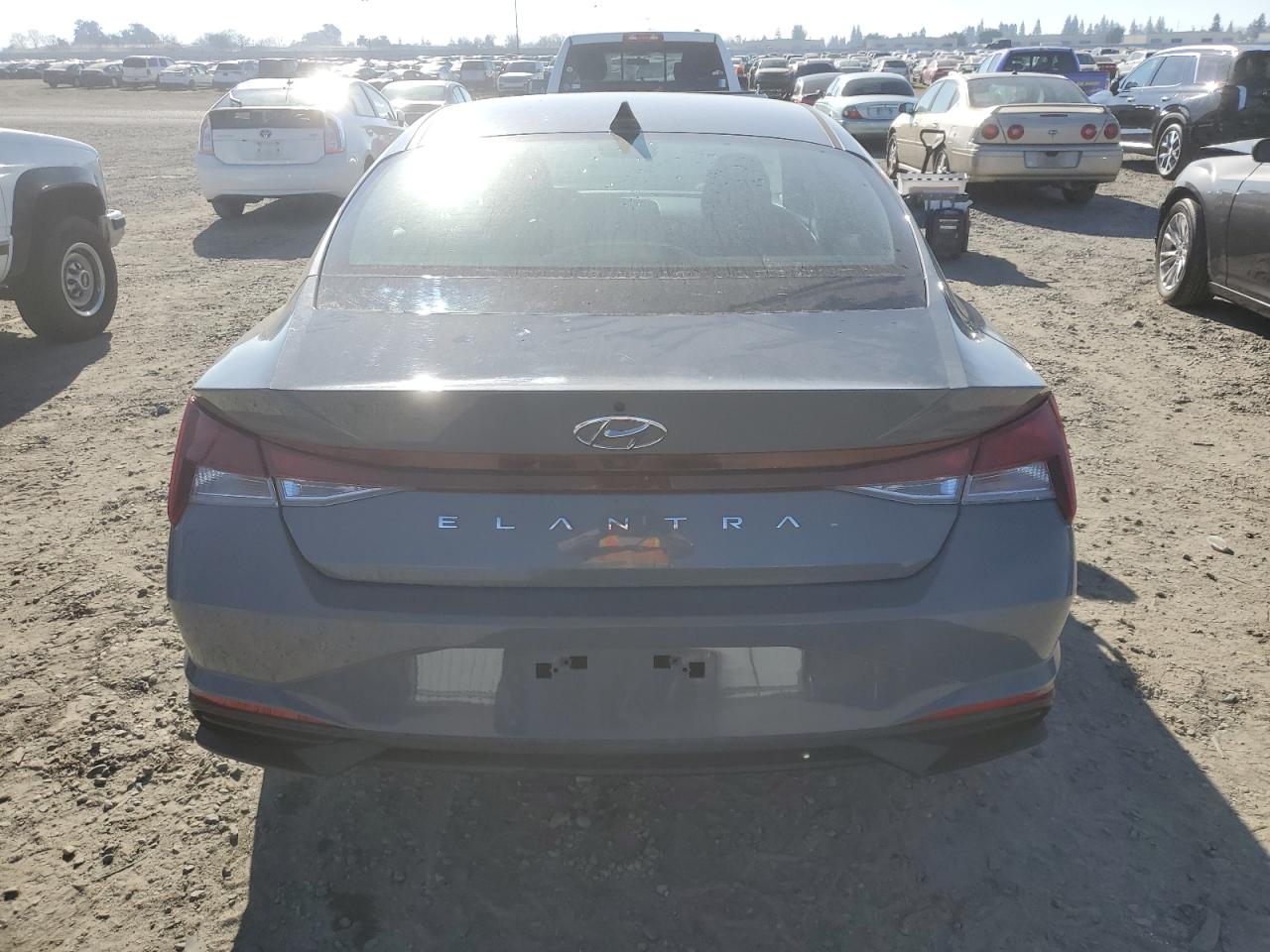 2021 Hyundai Elantra - Image 6