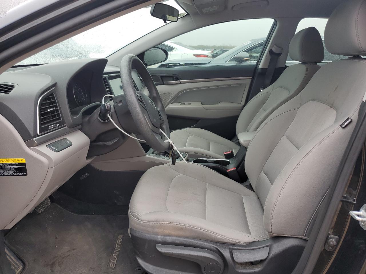 2017 Hyundai Elantra - Image 7