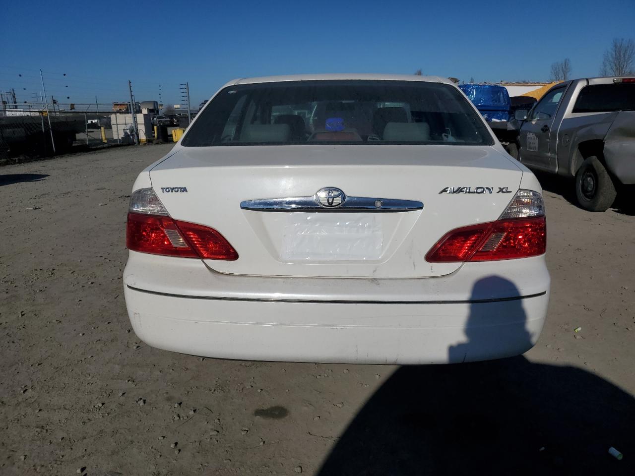 2003 Toyota Avalon - Image 6
