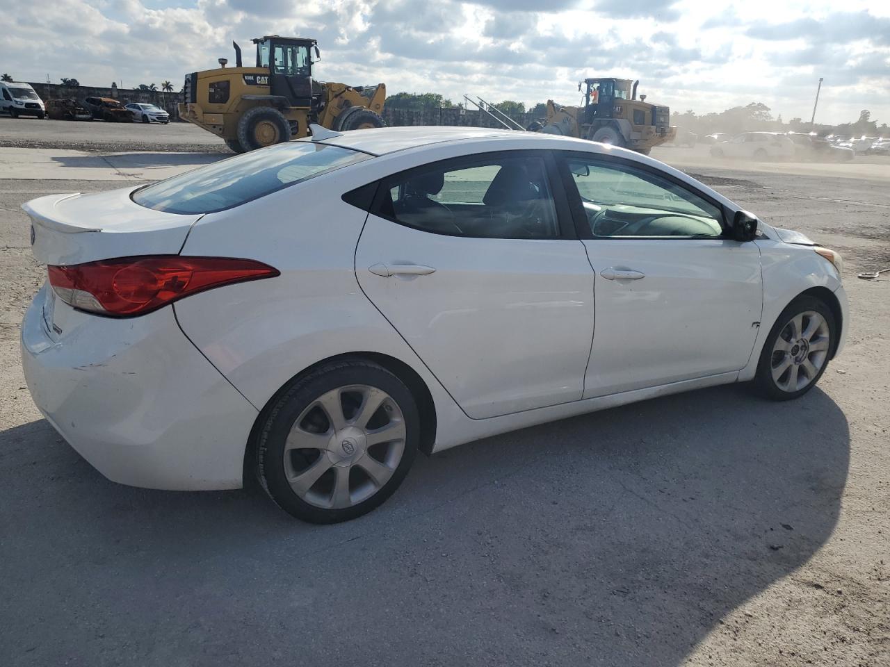 2012 Hyundai Elantra - Image 3
