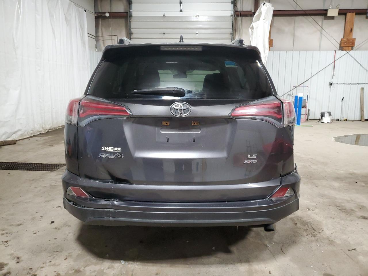 2017 Toyota RAV 4 - Image 6