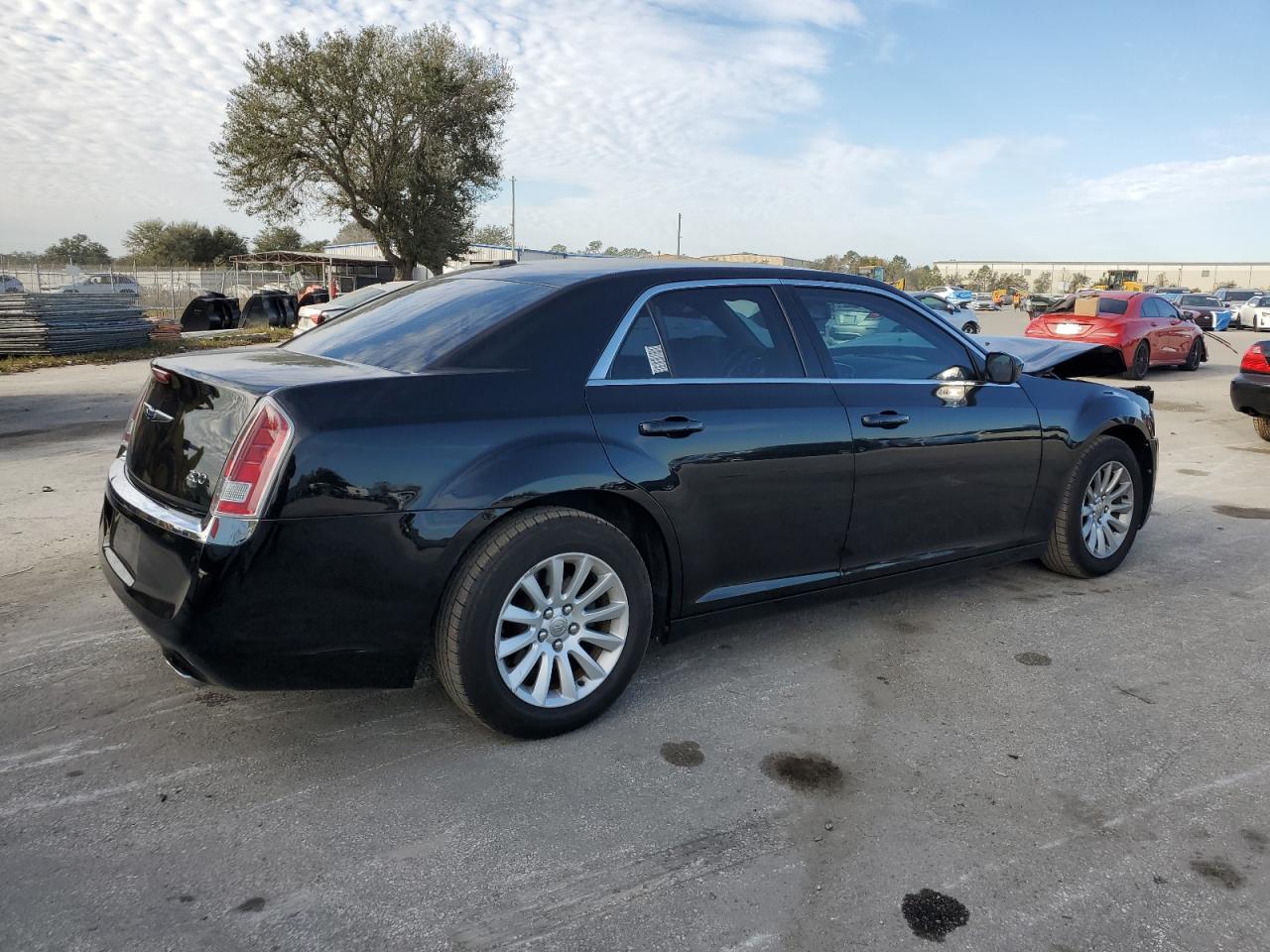 VIN 2C3CCAAG6EH200622 2014 CHRYSLER 300 no.3