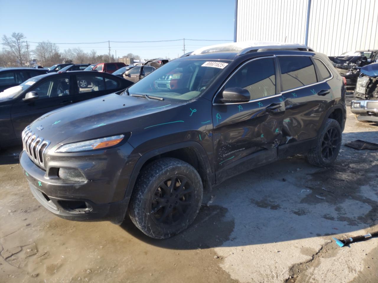 2017 Jeep Cherokee Latitude продається в Lawrenceburg, KY - Side