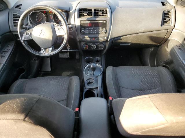  MITSUBISHI OUTLANDER 2016 Srebrny