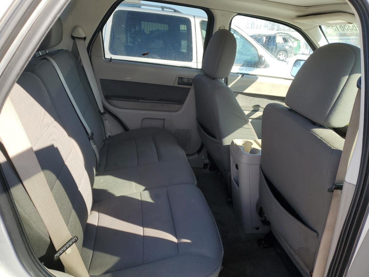 2010 Ford Escape - Image 11