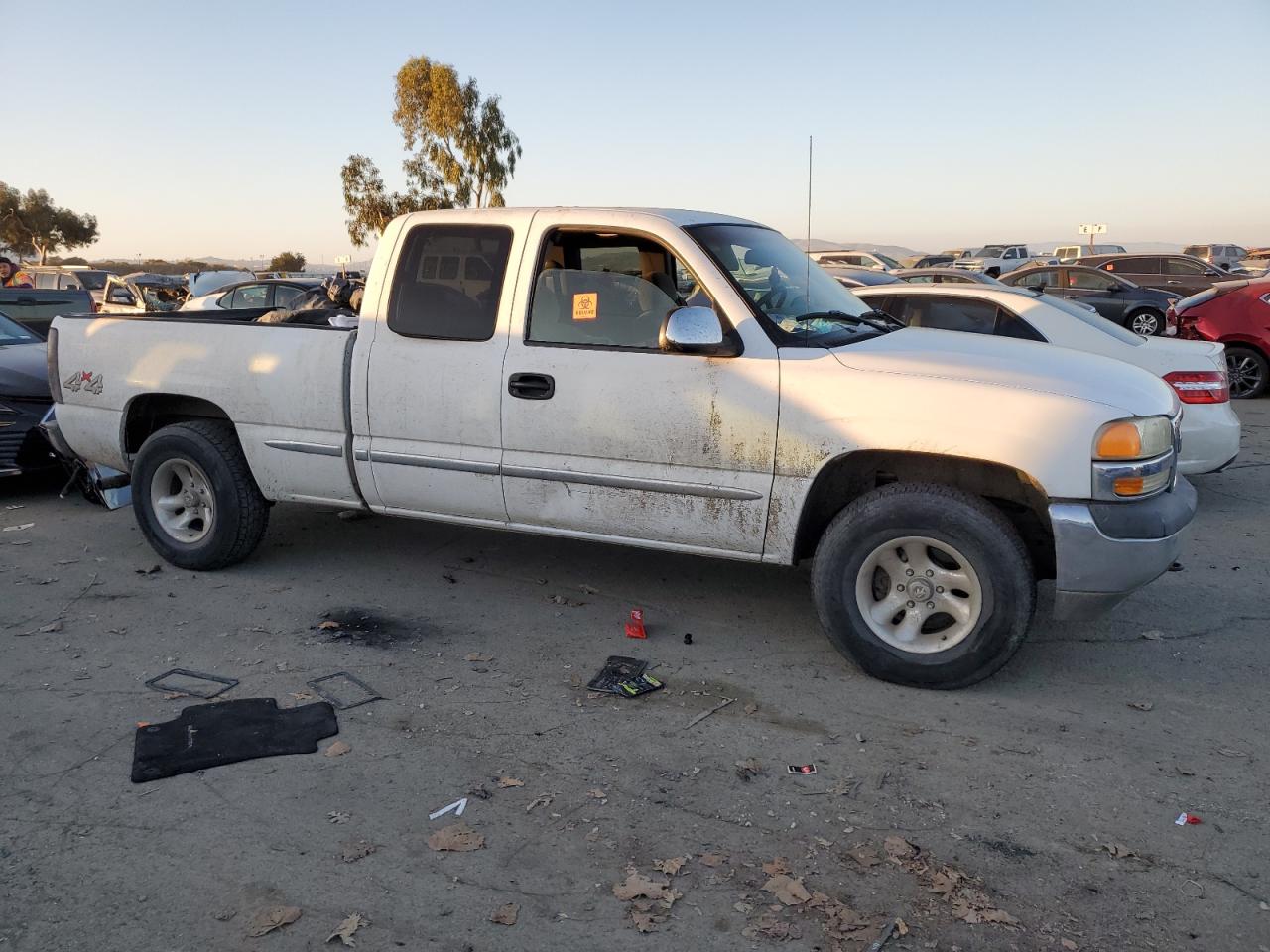 1999 GMC Sierra - Image 4