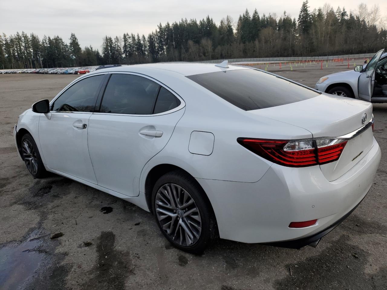 2013 Lexus ES - Image 2