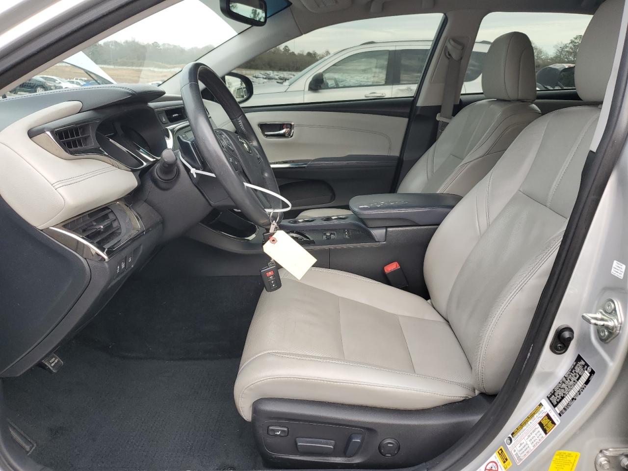 2013 Toyota Avalon - Image 7