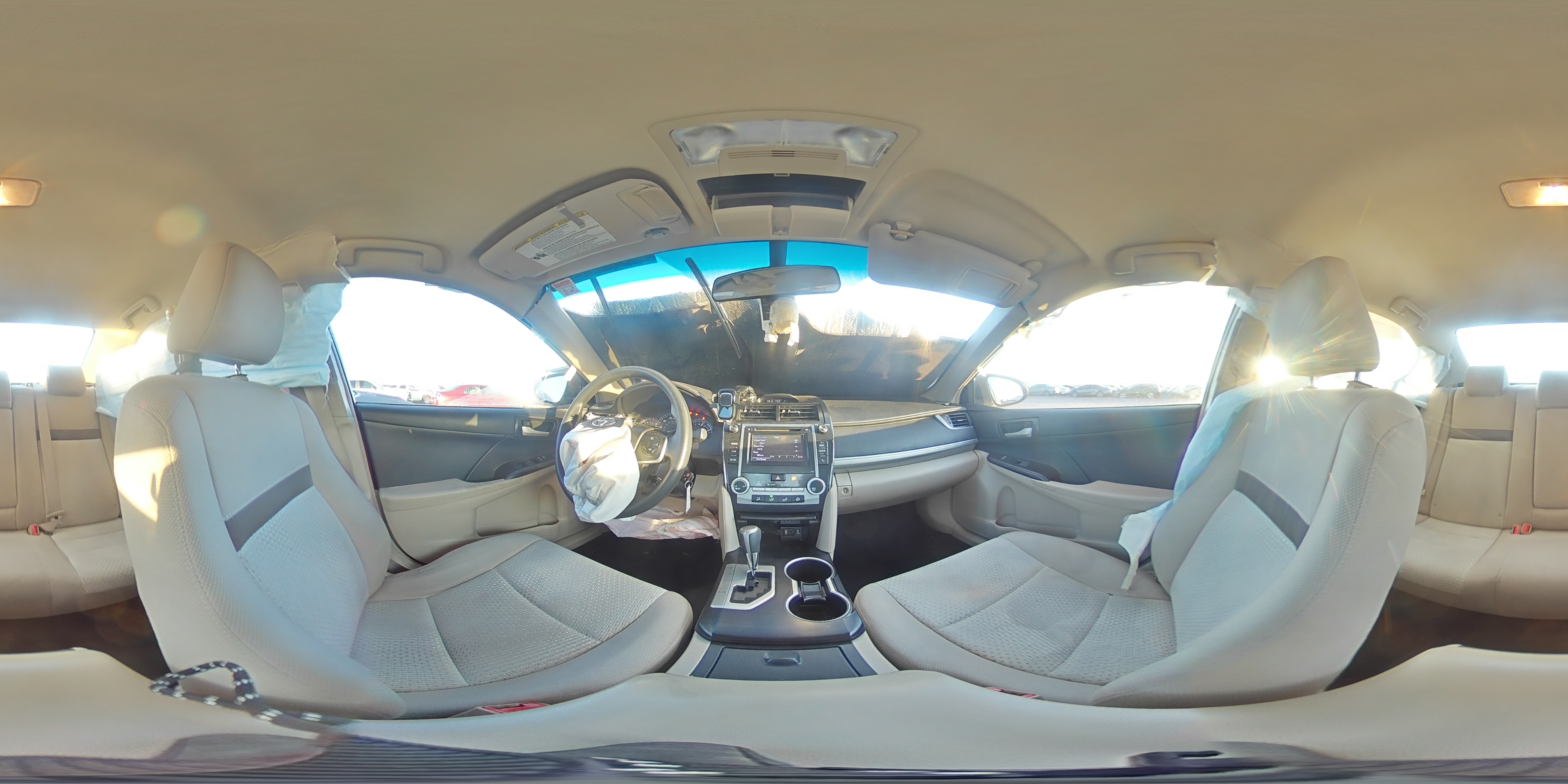 2014 Toyota Camry - Image 12