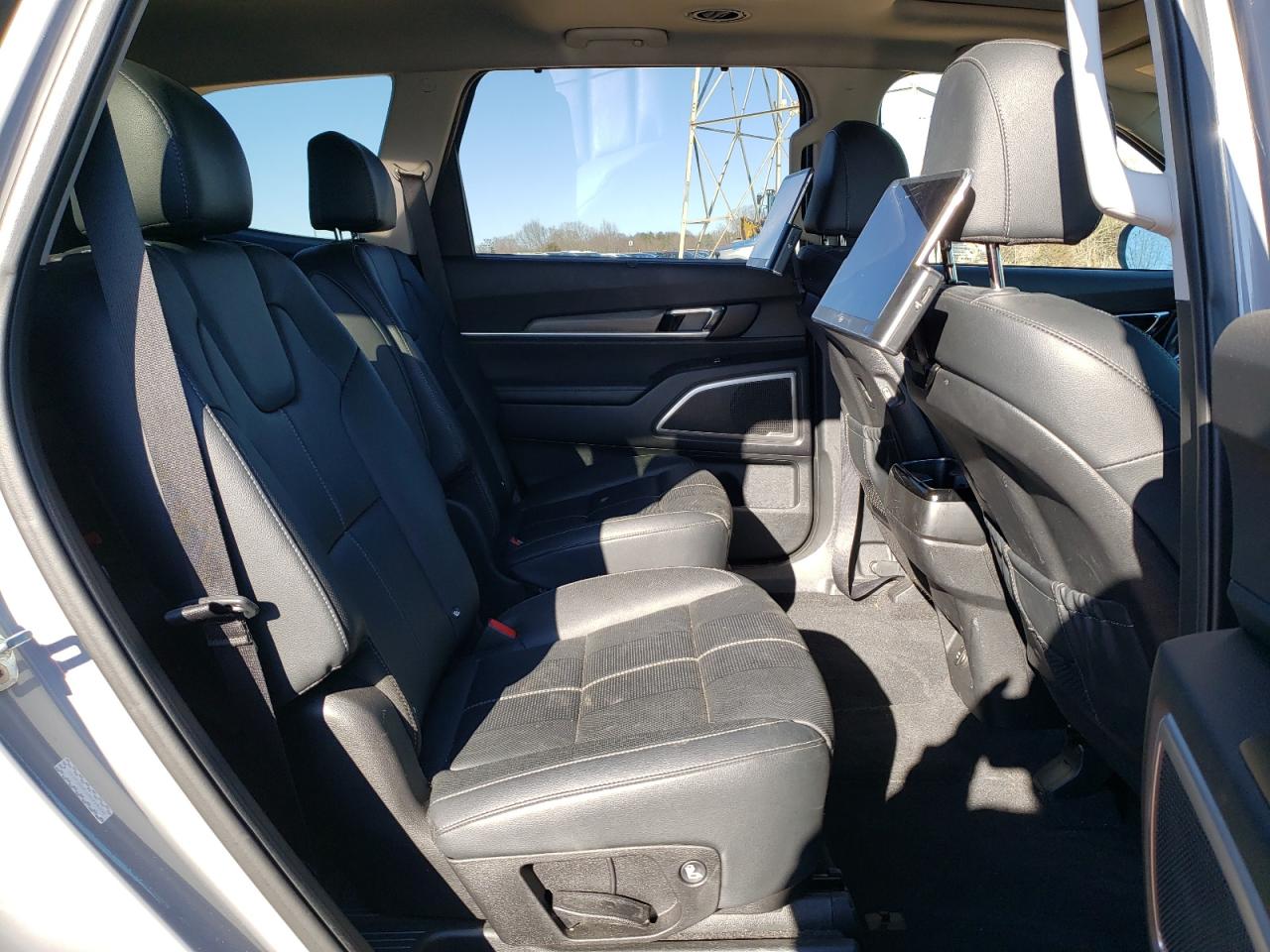 2022 Kia Telluride - Image 11