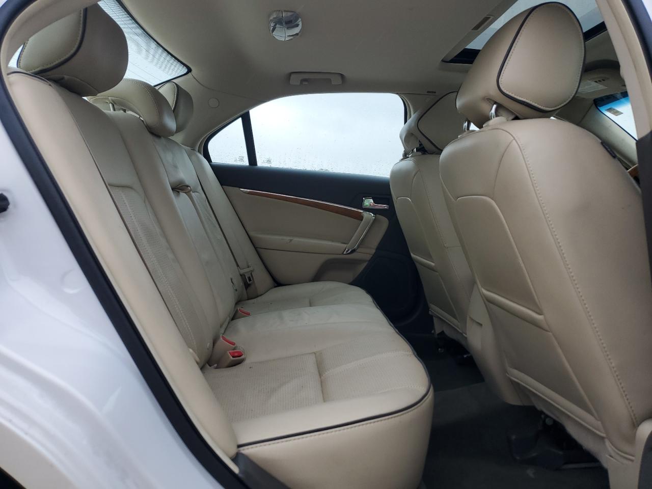 2012 Lincoln MKZ - Image 10