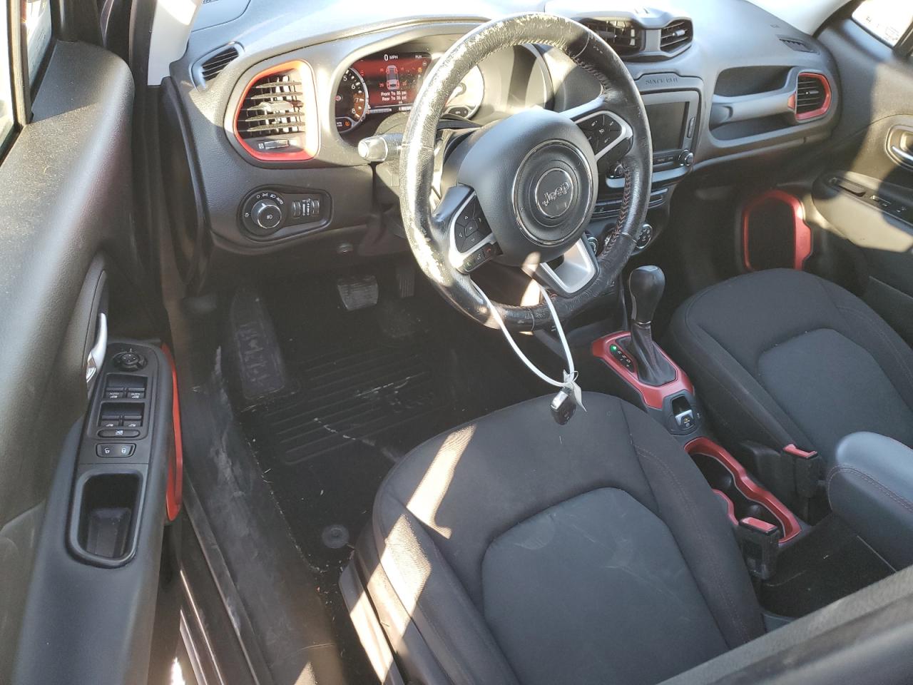 2017 Jeep Renegade - Image 8