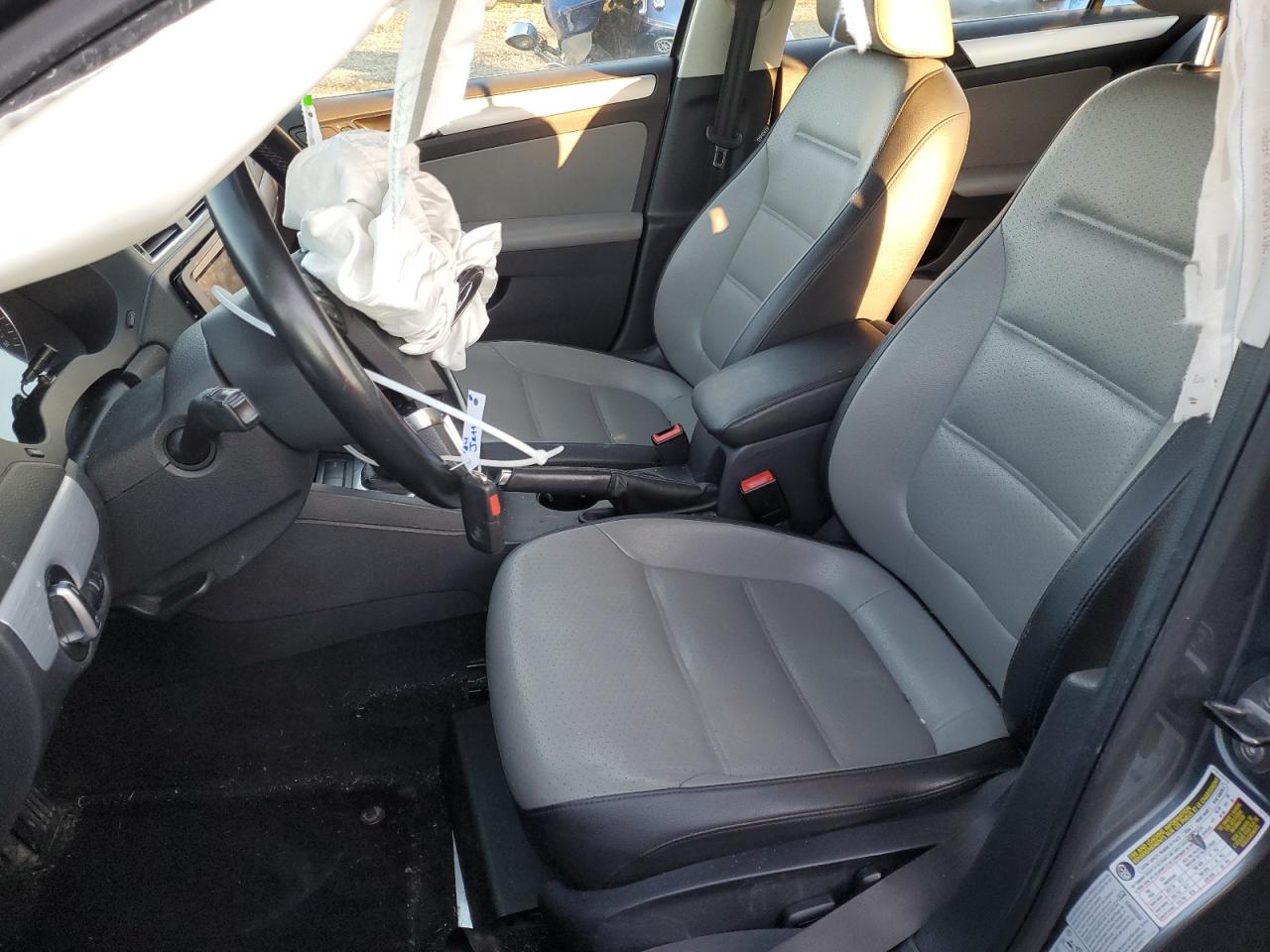 2014 Volkswagen Jetta - Image 7