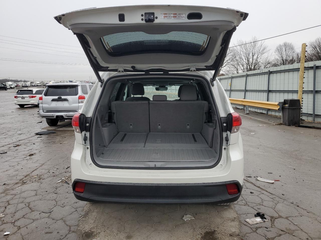 2019 Toyota Highlander - Image 6