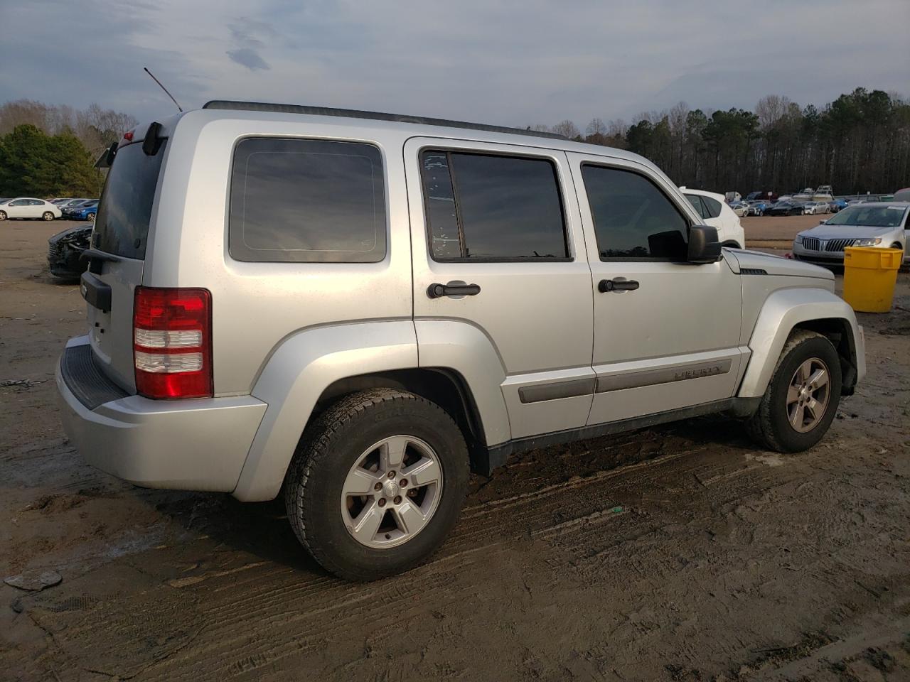 2012 Jeep Liberty (North America) - Image 3