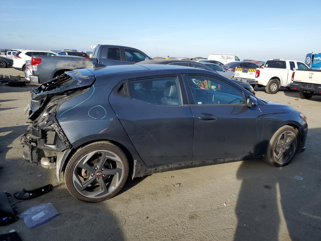 2019 Hyundai Veloster - Image 3