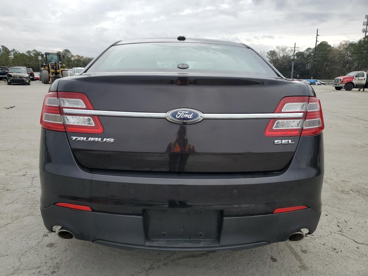 2013 Ford Taurus - Image 6