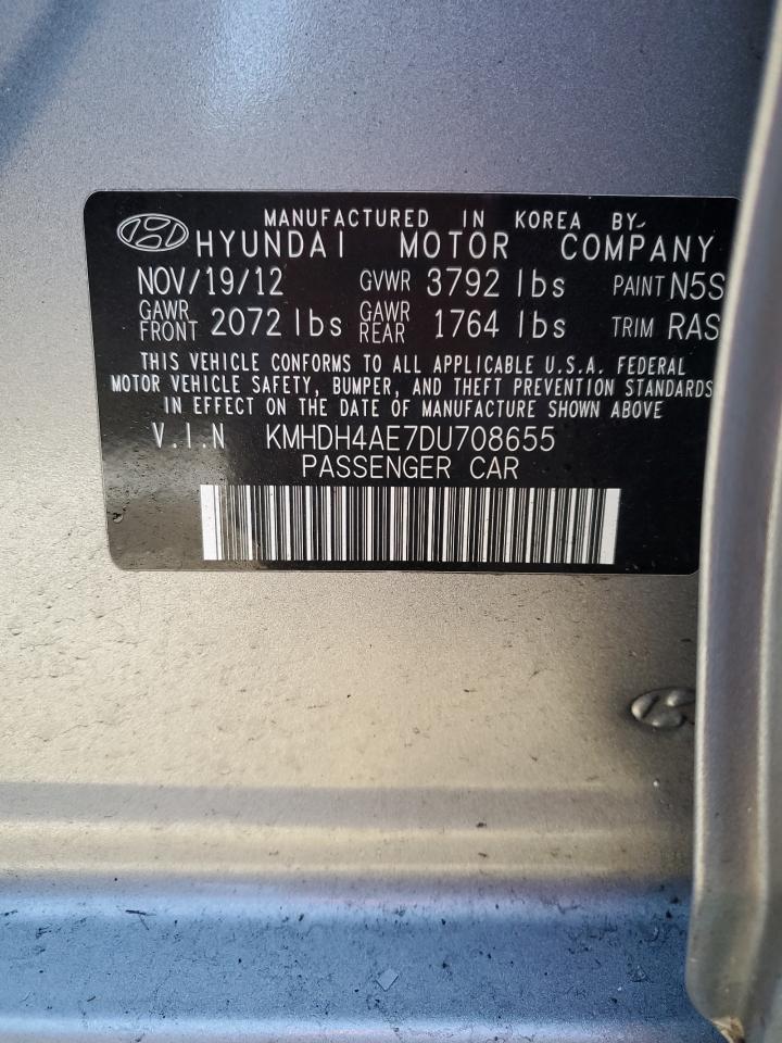 2013 Hyundai Elantra - Image 12