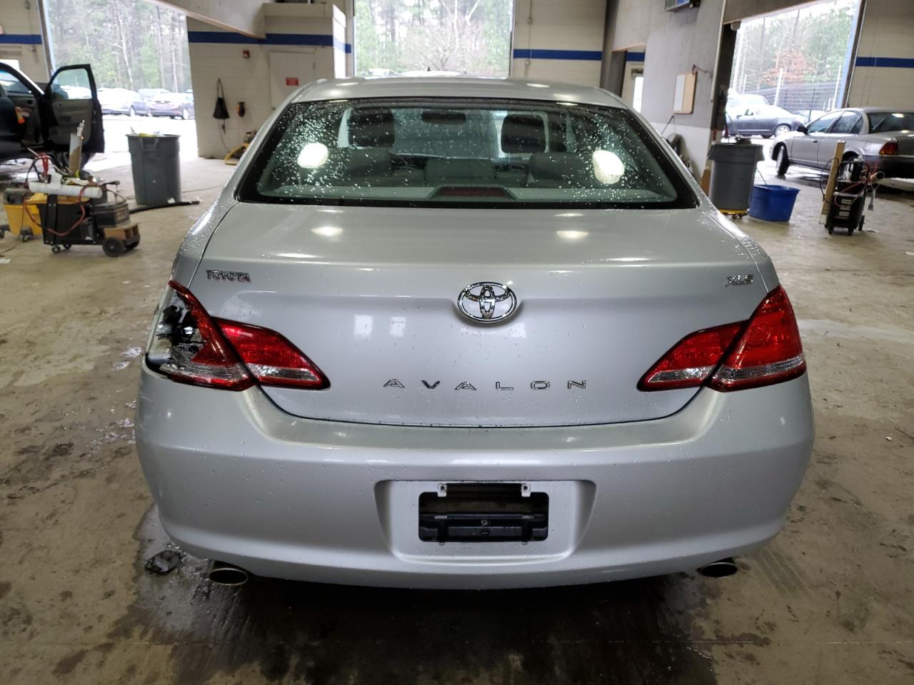 2007 Toyota Avalon - Image 6