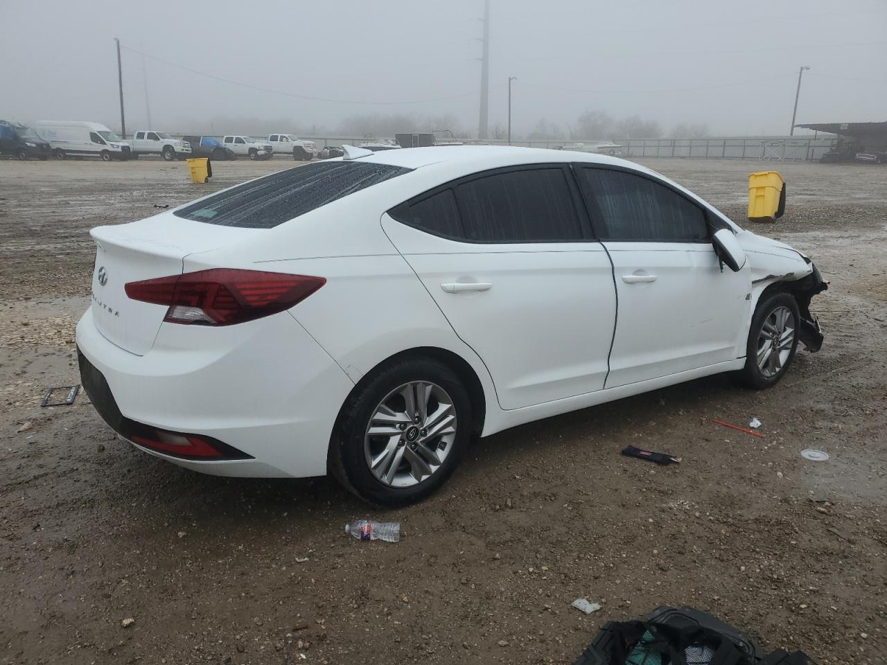 2020 Hyundai Elantra - Image 3