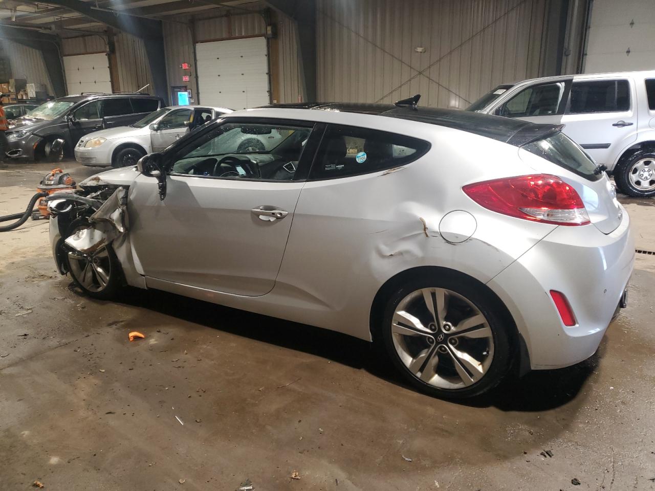 2016 Hyundai Veloster - Image 2
