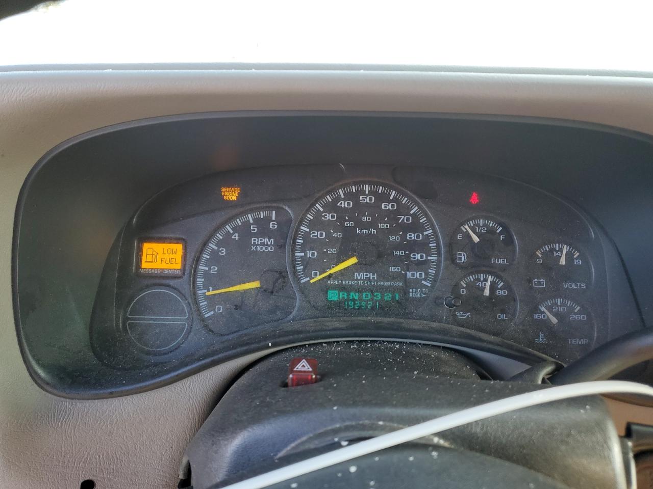 2000 GMC Yukon - Image 9